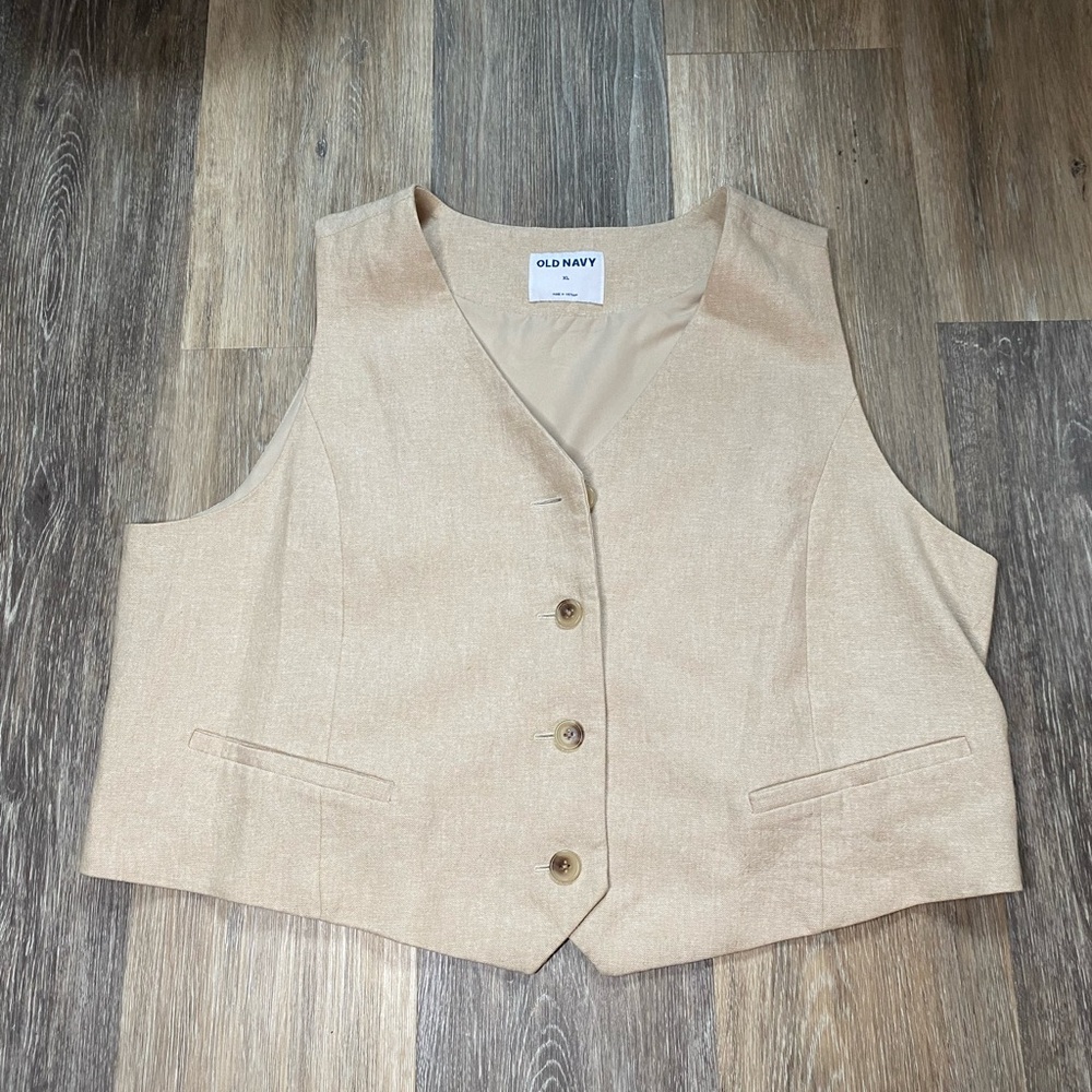 Old Navy Beige Women's Vest - Picture 2 of 6